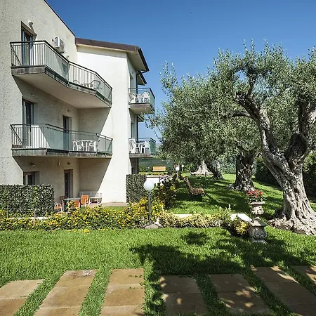 Апартаменты Collina