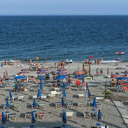 Collina * Giardini-Naxos
