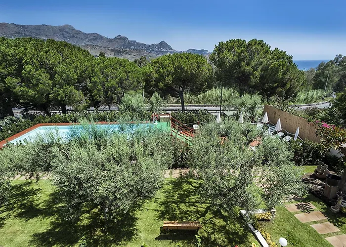 Collina Giardini-Naxos