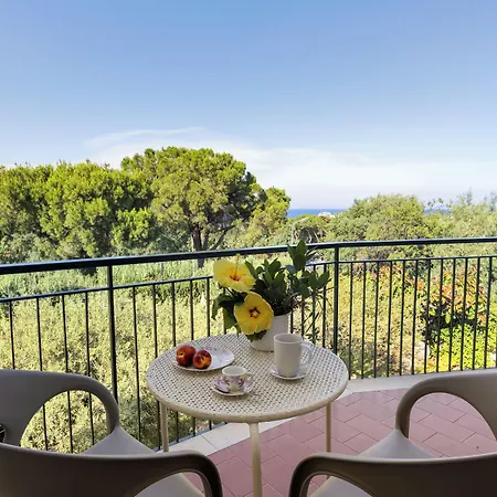Collina Apartment *