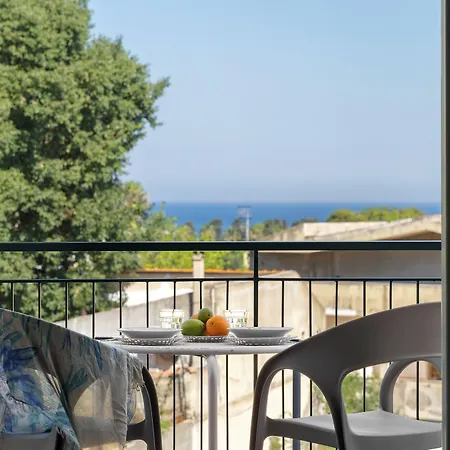 Collina Apartment *